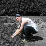 Pierrick dans jardin Sophie